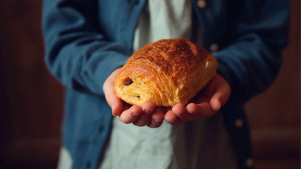 Pain au Chocolat - How to visit a frech bakery