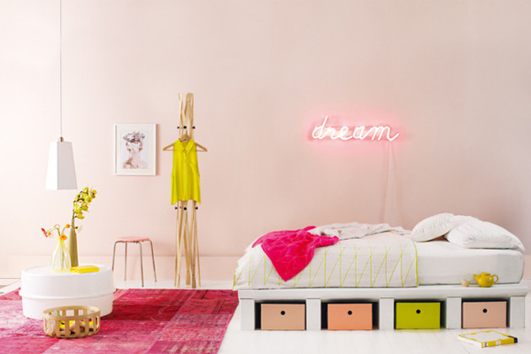 neon decorating, via Homelife