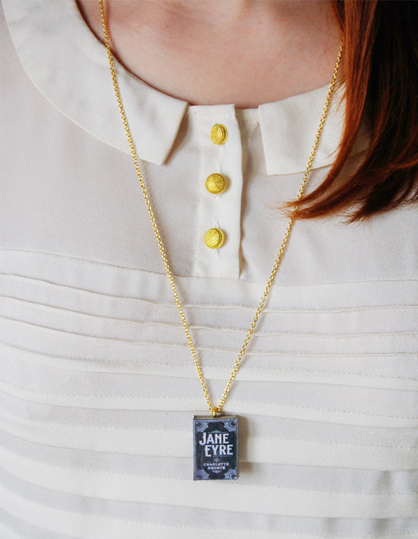 Bunnyhell mini-book necklace - Jane Eyre