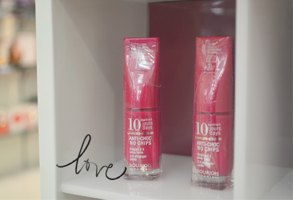 Shampoo Cosmeticos - display Bourjois