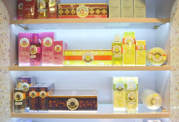 Shampoo Cosmeticos - display Roger&Gallet
