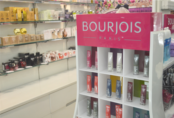 Shampoo Cosmeticos - display Bourjois