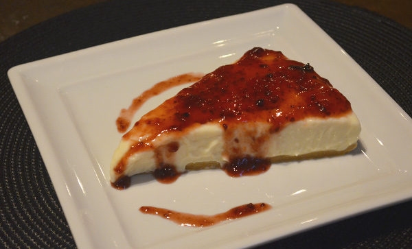 Espaco Don - Cheesecake com calda de Frutas Vermelhas