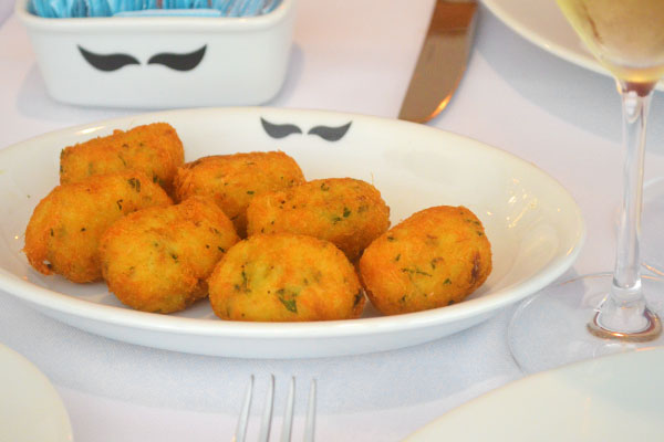 Adegao Portugues | restaurante portugues tradicional no Rio de Janeiro | Bolinho de Bacalhau