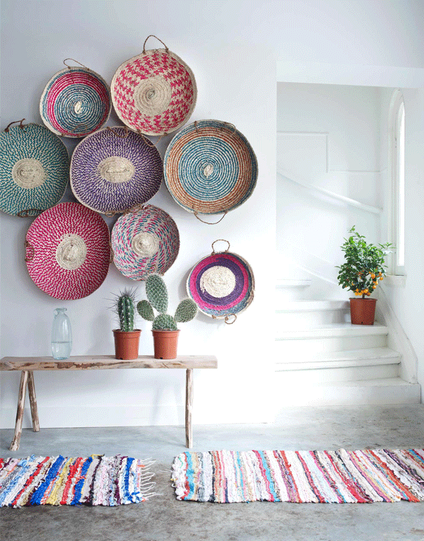 Inspiracao decor: cestos na parede | foto da Tjitske van Leeuwen para a vtwonen